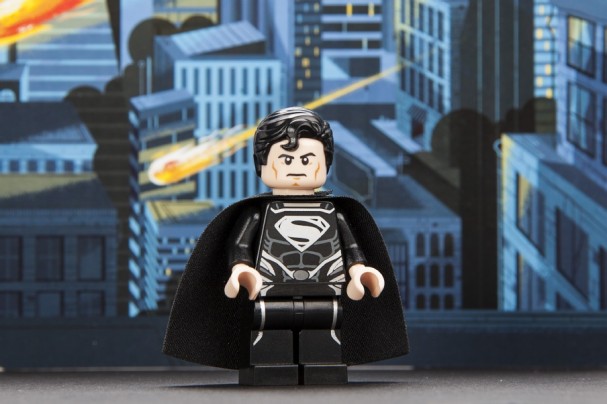 LEGO - Comic-Con 2013 Exclusive - Black suit Superman minifigure