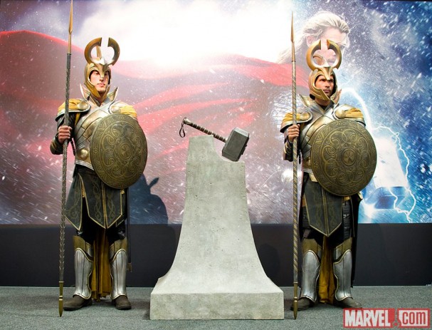 Thor: The Dark World - Thor's Hammer, Mjolnir, with Asgardian Guards